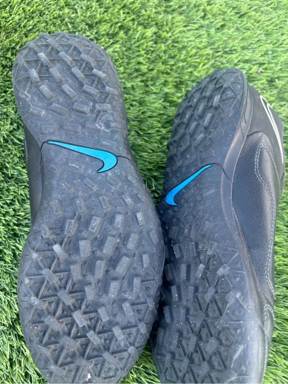 Nike Tiempo Turf Shoes  3.5Y